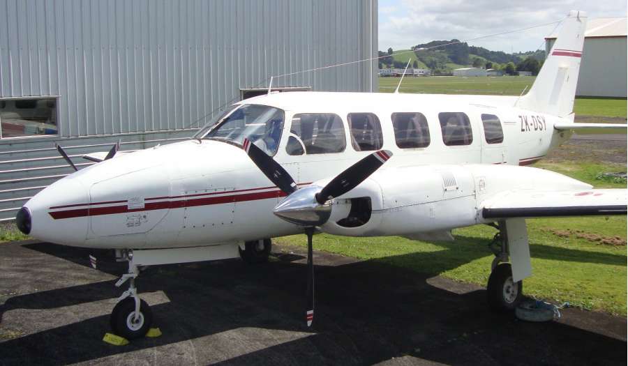 1976 Piper Chieftain (Embraer EMB-820C)